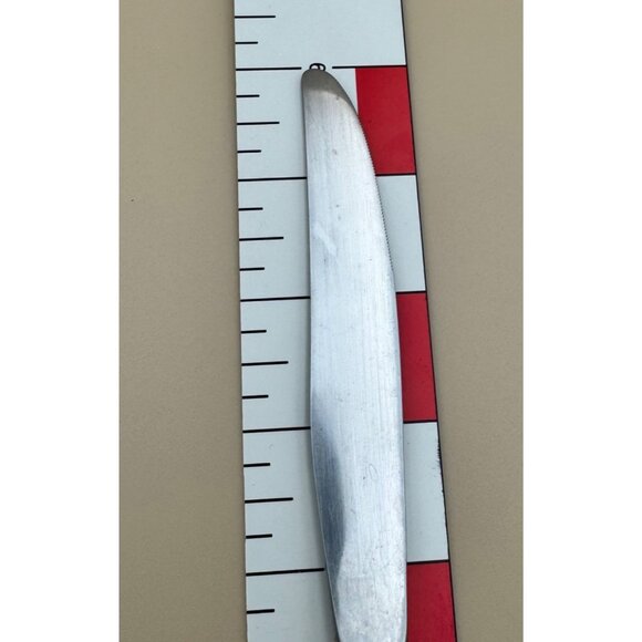 4 Oneida Distinction Deluxe KENNETT SQUARE Stainless Knives - Picture 5 of 5